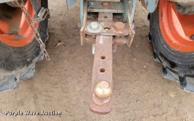 image for item LL9727 Kubota L275  MFWD tractor