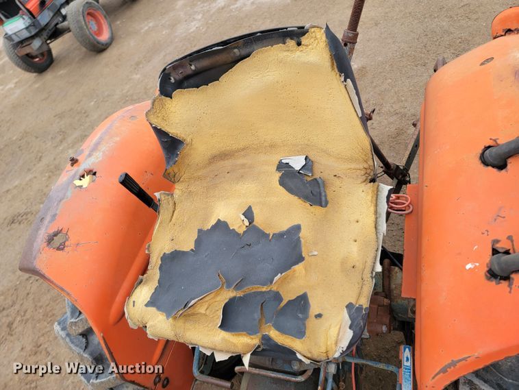 image for item LL9727 Kubota L275  MFWD tractor