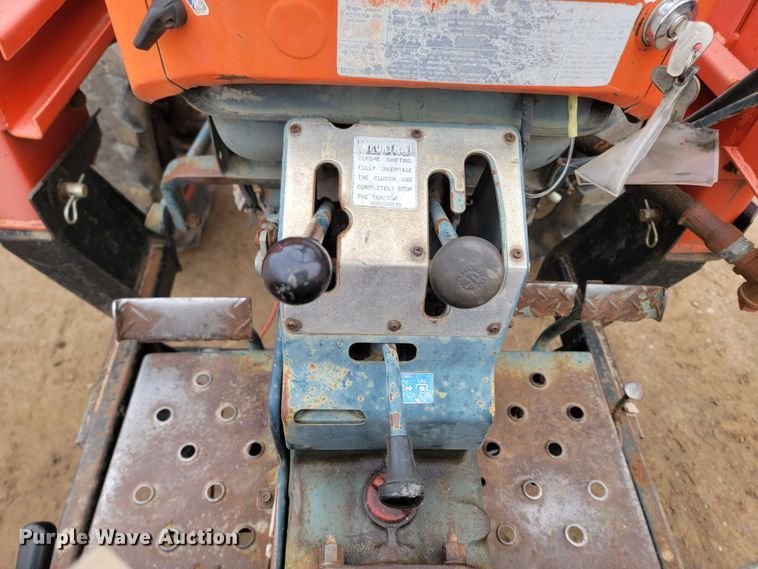 image for item LL9727 Kubota L275  MFWD tractor
