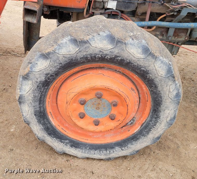 image for item LL9727 Kubota L275  MFWD tractor