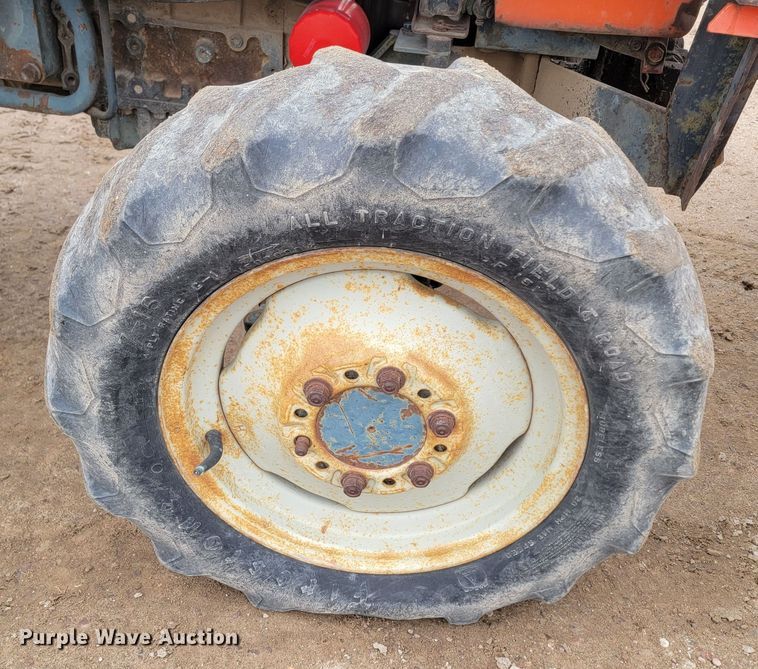 image for item LL9727 Kubota L275  MFWD tractor