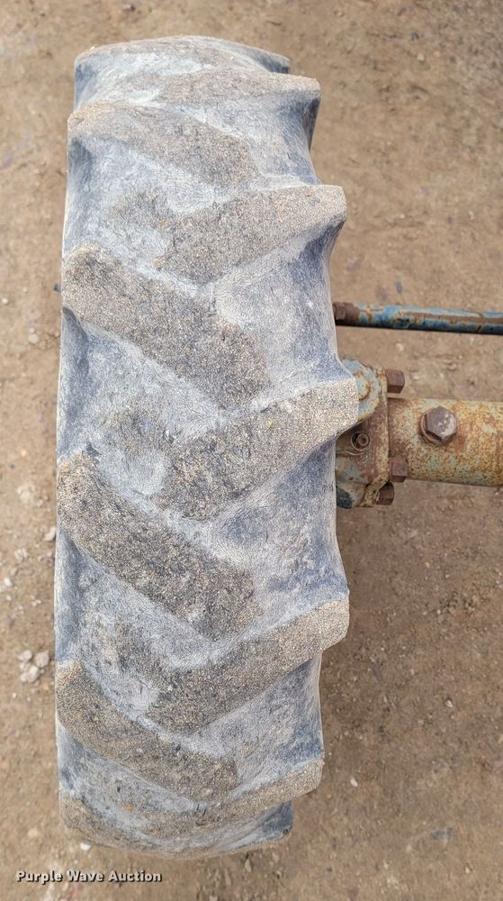 image for item LL9727 Kubota L275  MFWD tractor