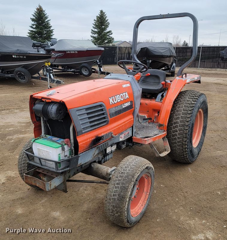 image for item LL9728 Kubota L2900  MFWD tractor