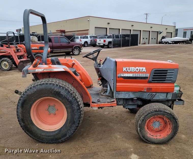 image for item LL9728 Kubota L2900  MFWD tractor