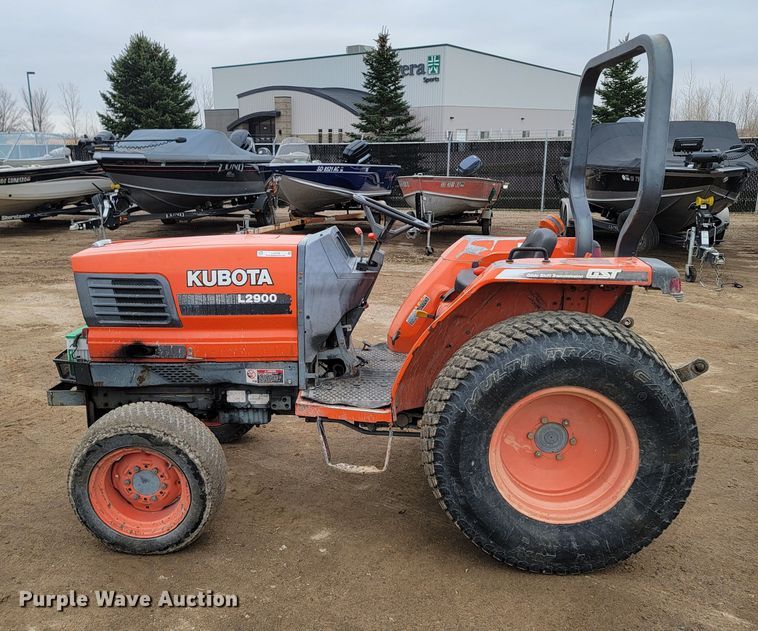 image for item LL9728 Kubota L2900  MFWD tractor