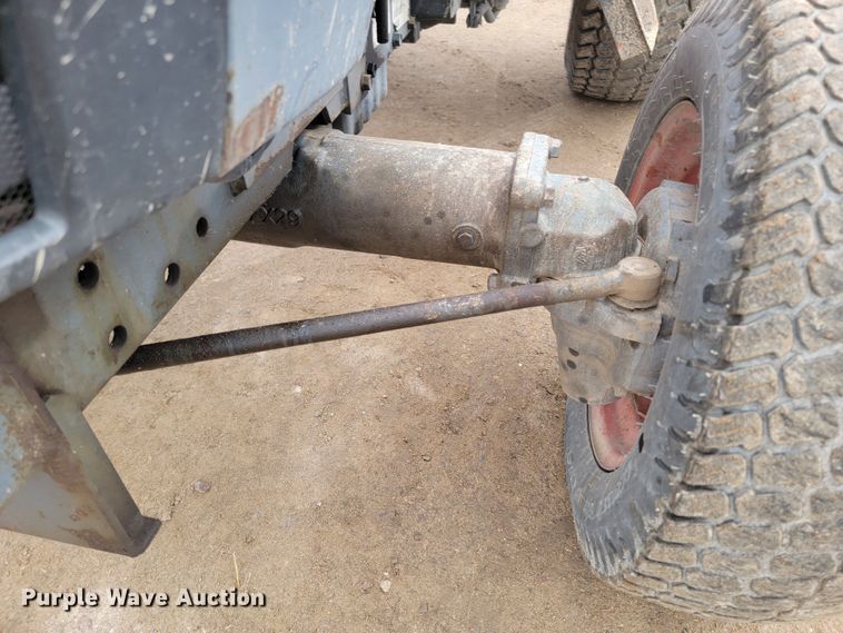 image for item LL9728 Kubota L2900  MFWD tractor