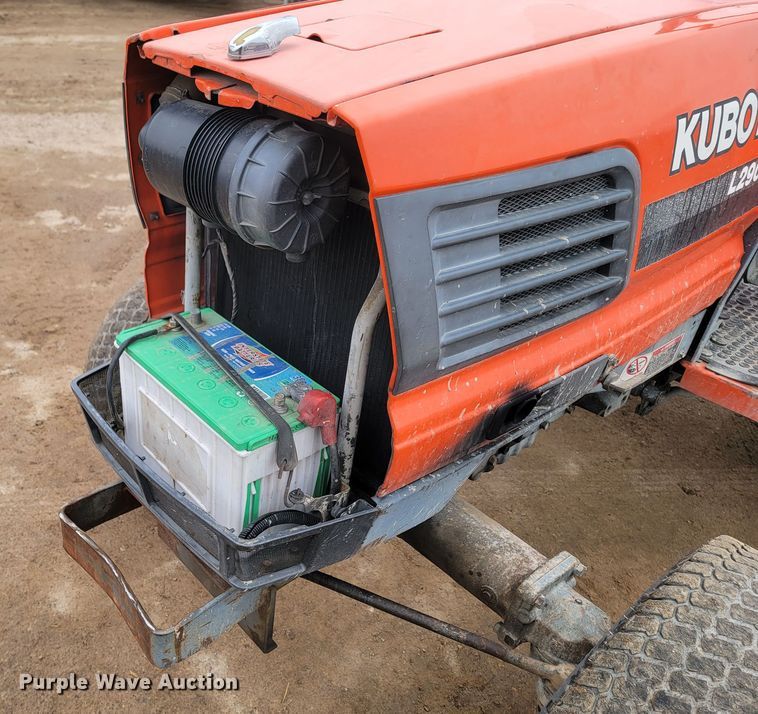 image for item LL9728 Kubota L2900  MFWD tractor