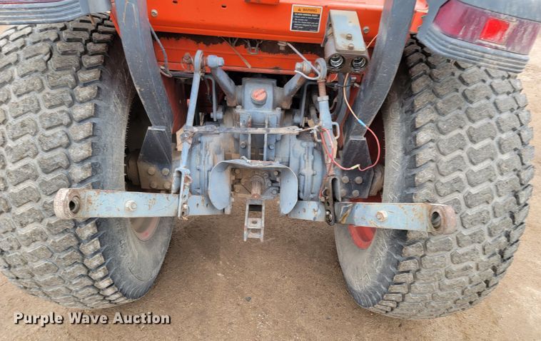 image for item LL9728 Kubota L2900  MFWD tractor