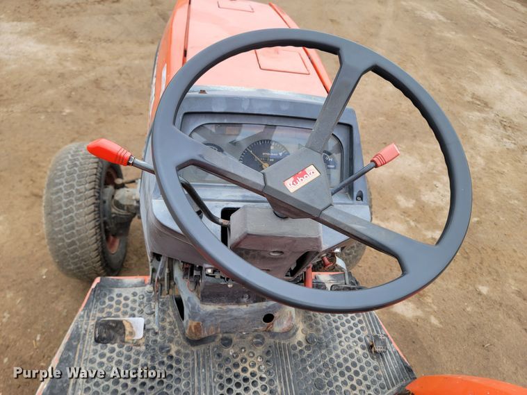 image for item LL9728 Kubota L2900  MFWD tractor