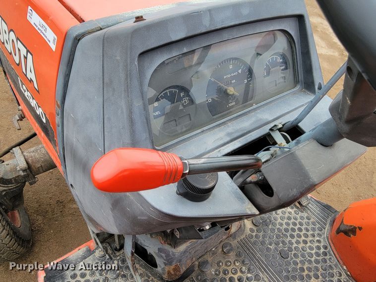 image for item LL9728 Kubota L2900  MFWD tractor
