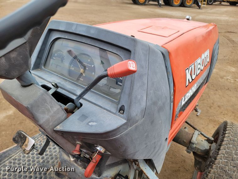 image for item LL9728 Kubota L2900  MFWD tractor