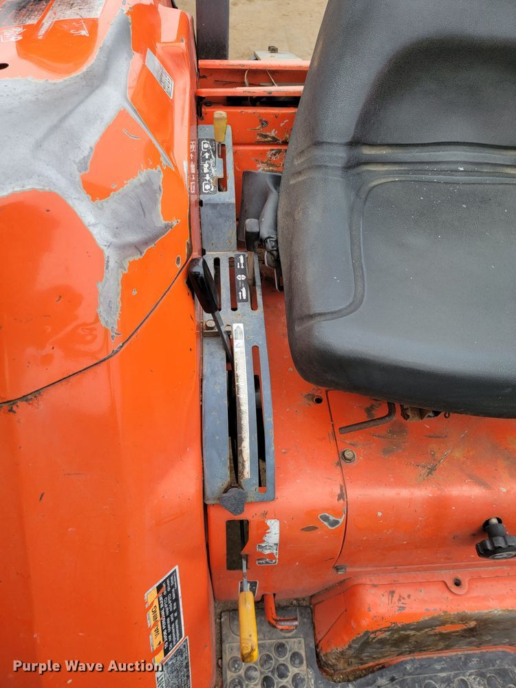 image for item LL9728 Kubota L2900  MFWD tractor