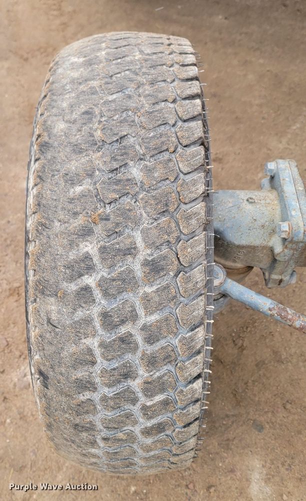 image for item LL9728 Kubota L2900  MFWD tractor