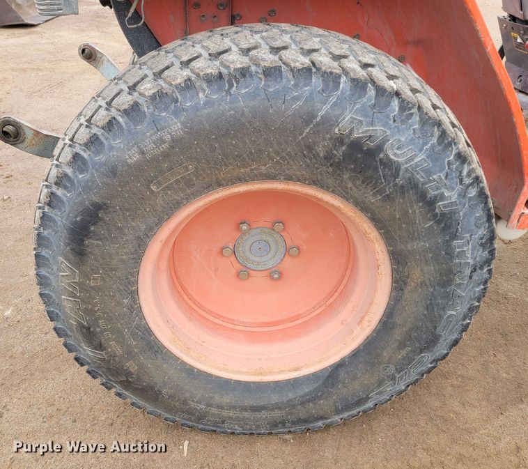image for item LL9728 Kubota L2900  MFWD tractor