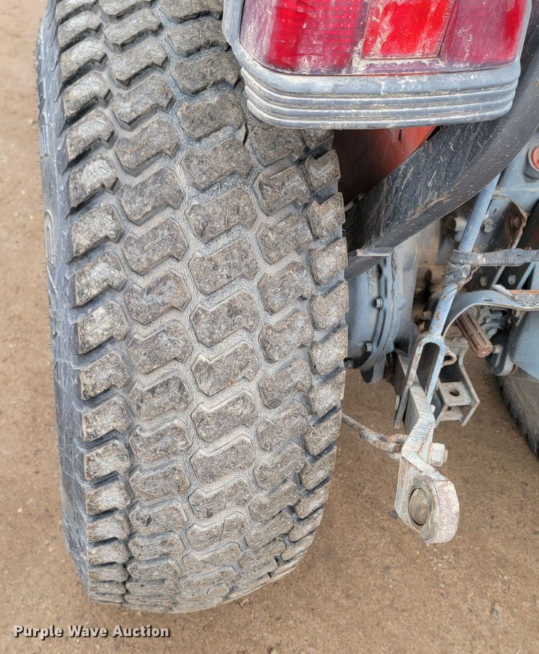 image for item LL9728 Kubota L2900  MFWD tractor