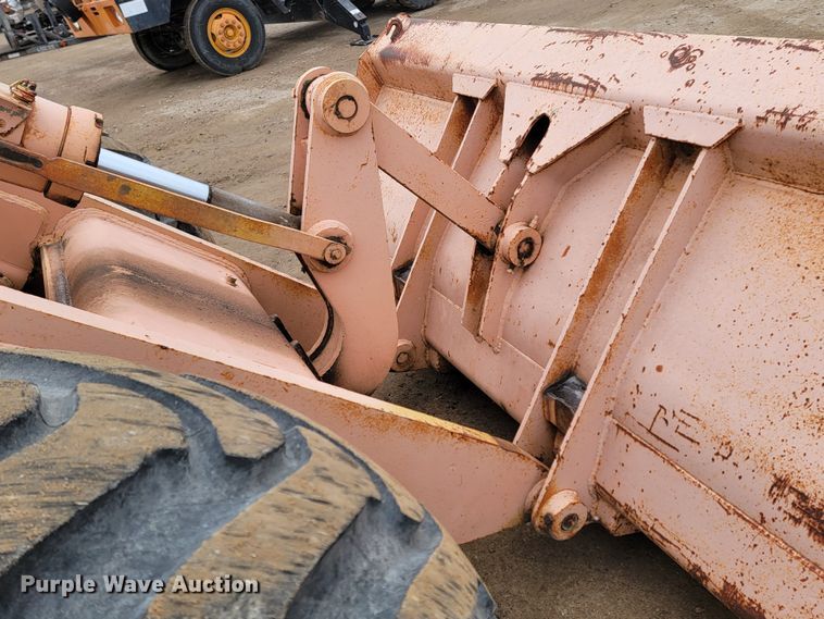 image for item LL9729 Ford A-62  wheel loader