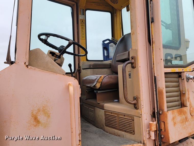 image for item LL9729 Ford A-62  wheel loader