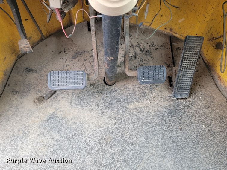 image for item LL9729 Ford A-62  wheel loader