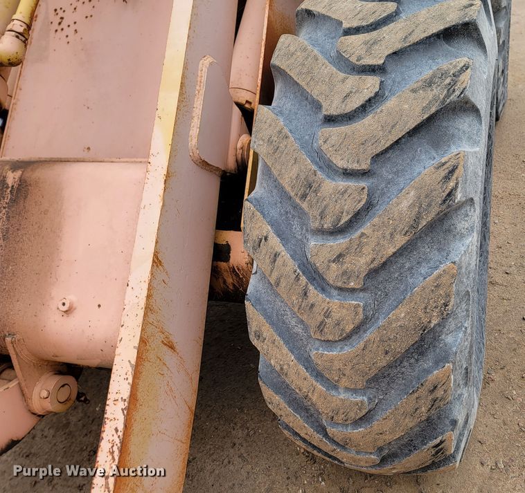 image for item LL9729 Ford A-62  wheel loader