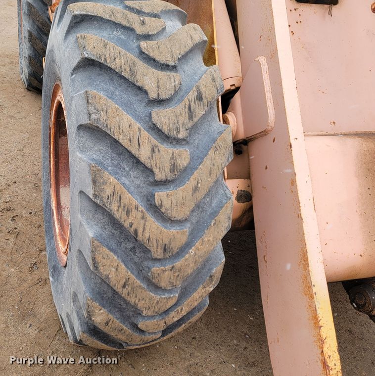 image for item LL9729 Ford A-62  wheel loader