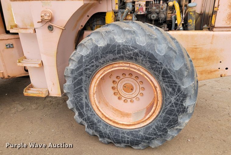 image for item LL9729 Ford A-62  wheel loader