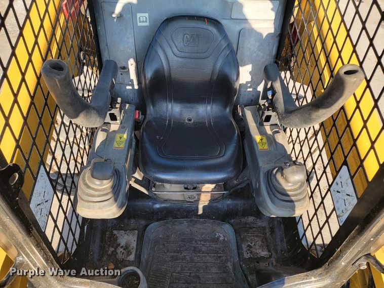 image for item LL9746 2016 Caterpillar 262D  skid steer loader