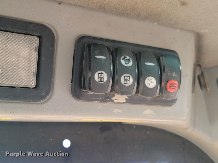 image for item LL9746 2016 Caterpillar 262D  skid steer loader