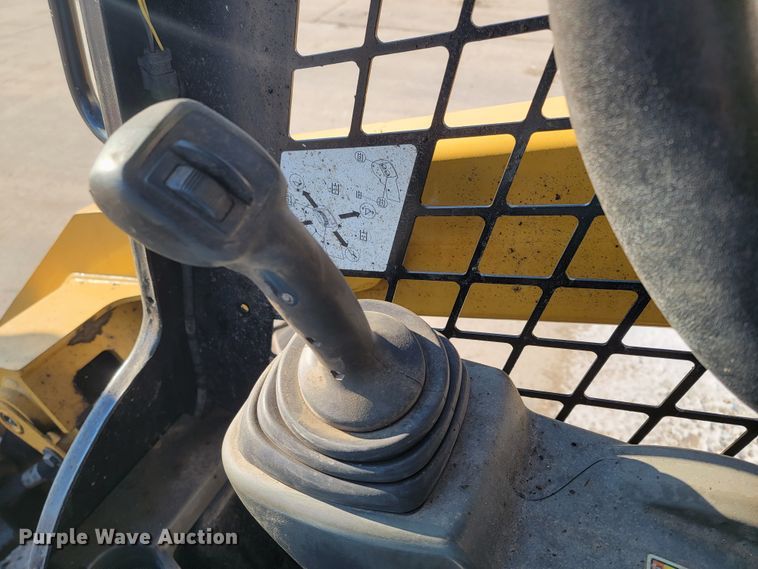 image for item LL9746 2016 Caterpillar 262D  skid steer loader