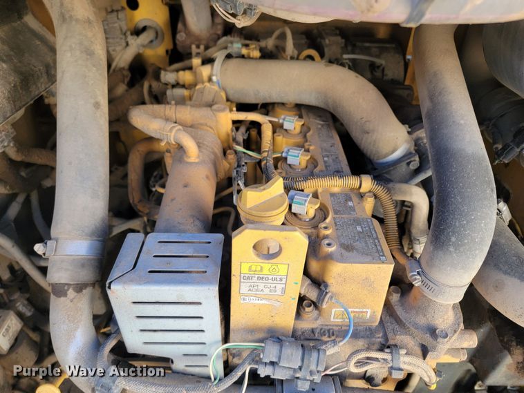 image for item LL9746 2016 Caterpillar 262D  skid steer loader