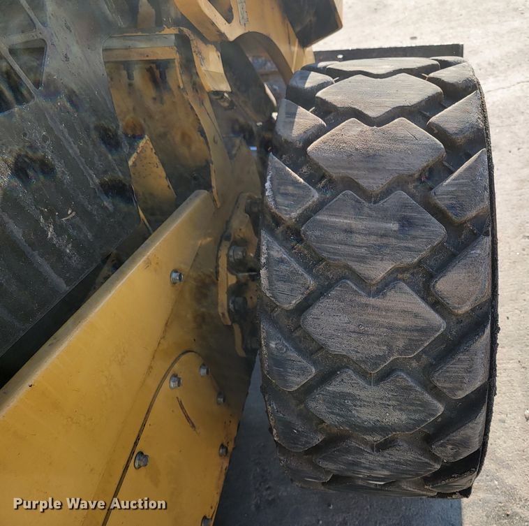 image for item LL9746 2016 Caterpillar 262D  skid steer loader