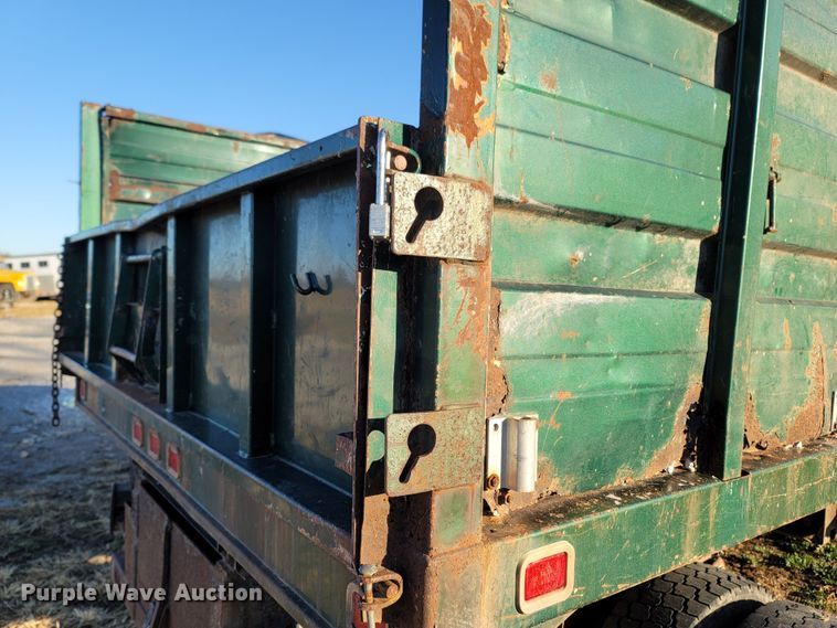 image for item LN9722 2005 Chevrolet C4500  dump truck