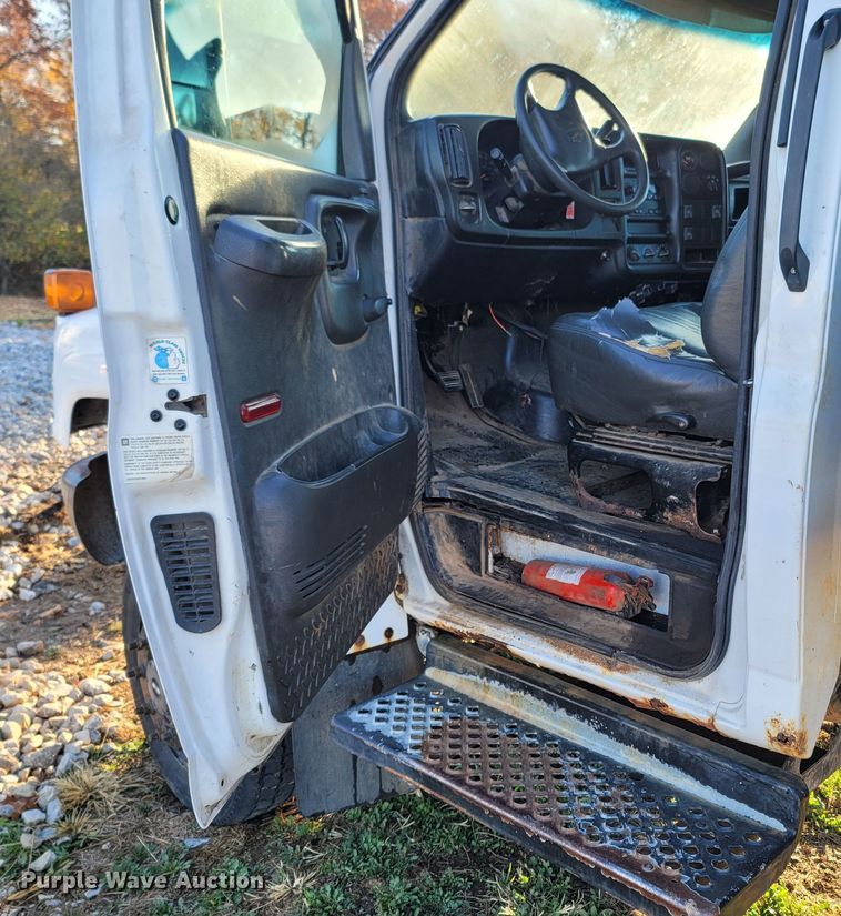 image for item LN9722 2005 Chevrolet C4500  dump truck