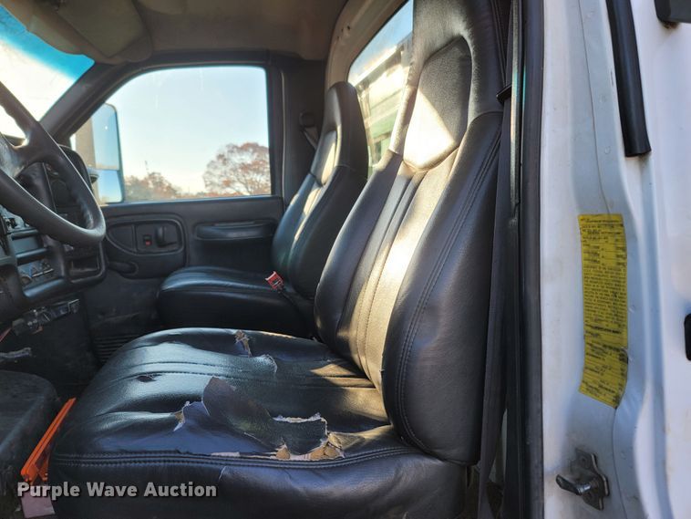 image for item LN9722 2005 Chevrolet C4500  dump truck