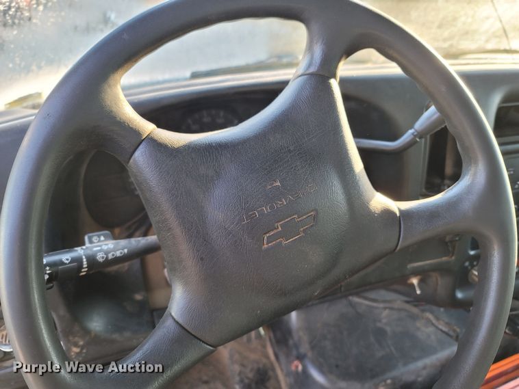 image for item LN9722 2005 Chevrolet C4500  dump truck