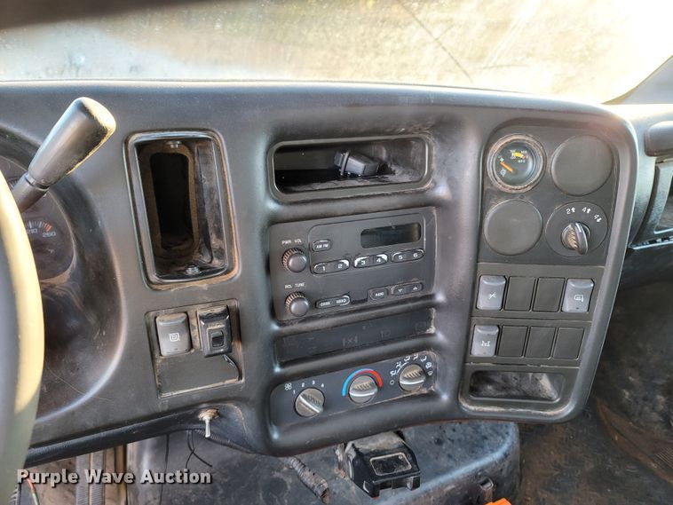 image for item LN9722 2005 Chevrolet C4500  dump truck