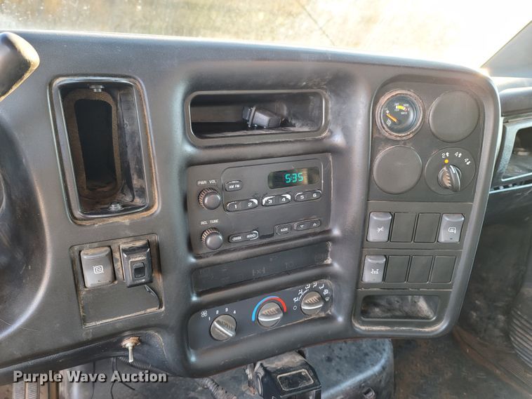 image for item LN9722 2005 Chevrolet C4500  dump truck