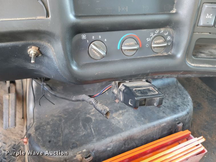 image for item LN9722 2005 Chevrolet C4500  dump truck