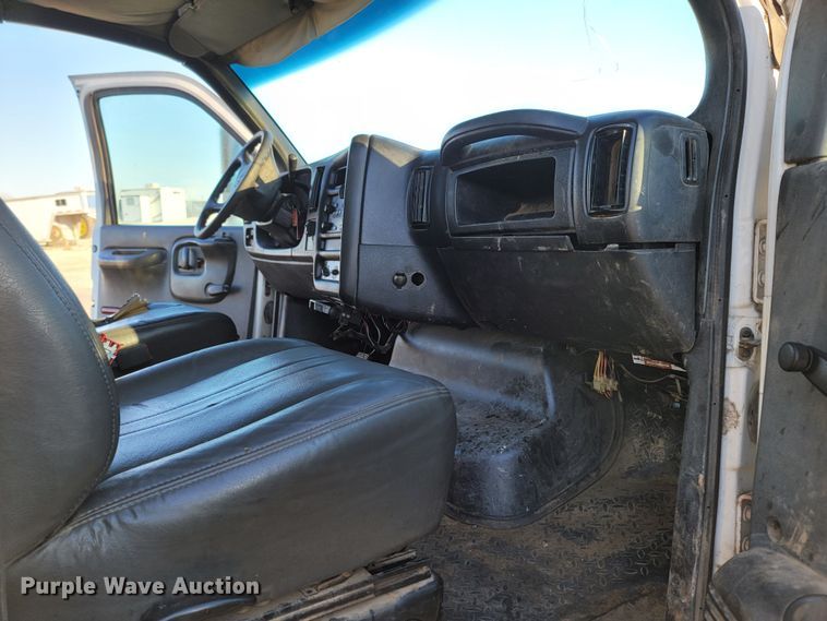 image for item LN9722 2005 Chevrolet C4500  dump truck