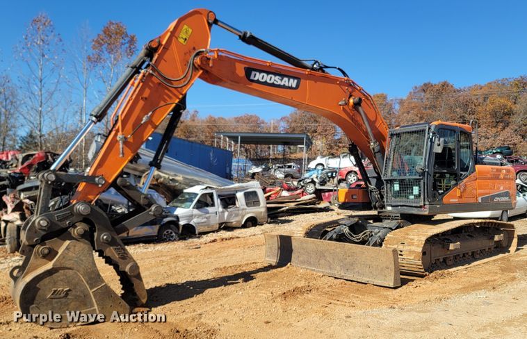 image for item LN9725 2019 Doosan DX225LC-5  excavator