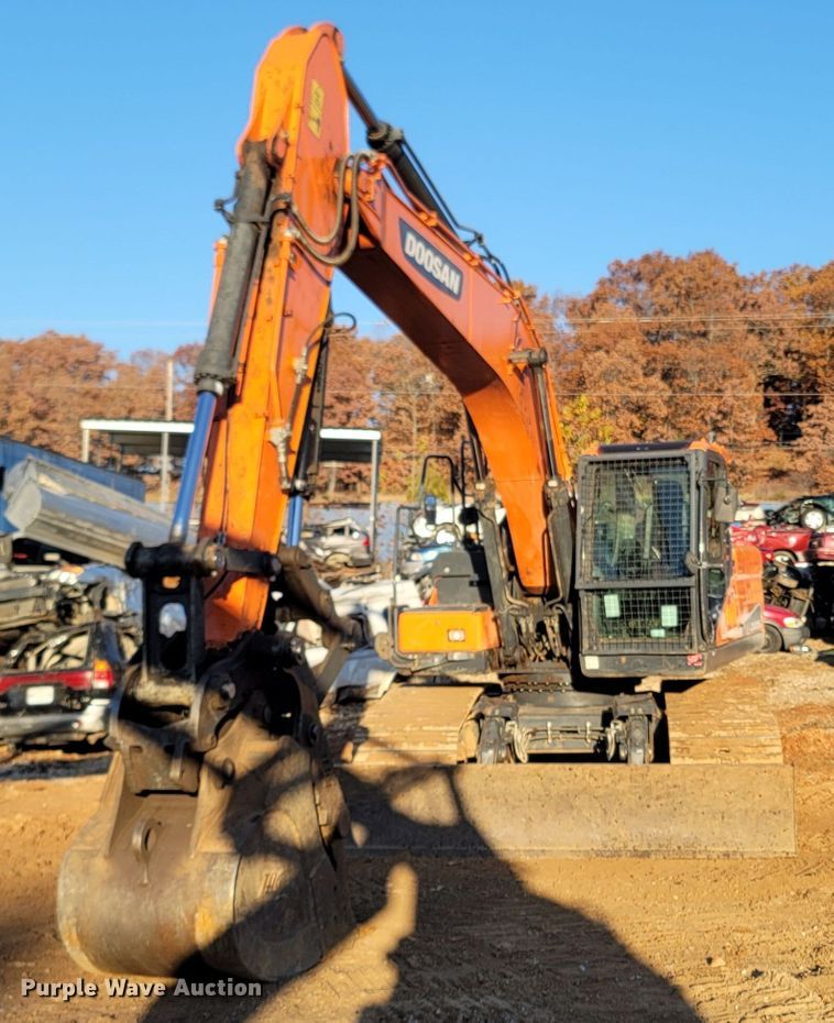 image for item LN9725 2019 Doosan DX225LC-5  excavator