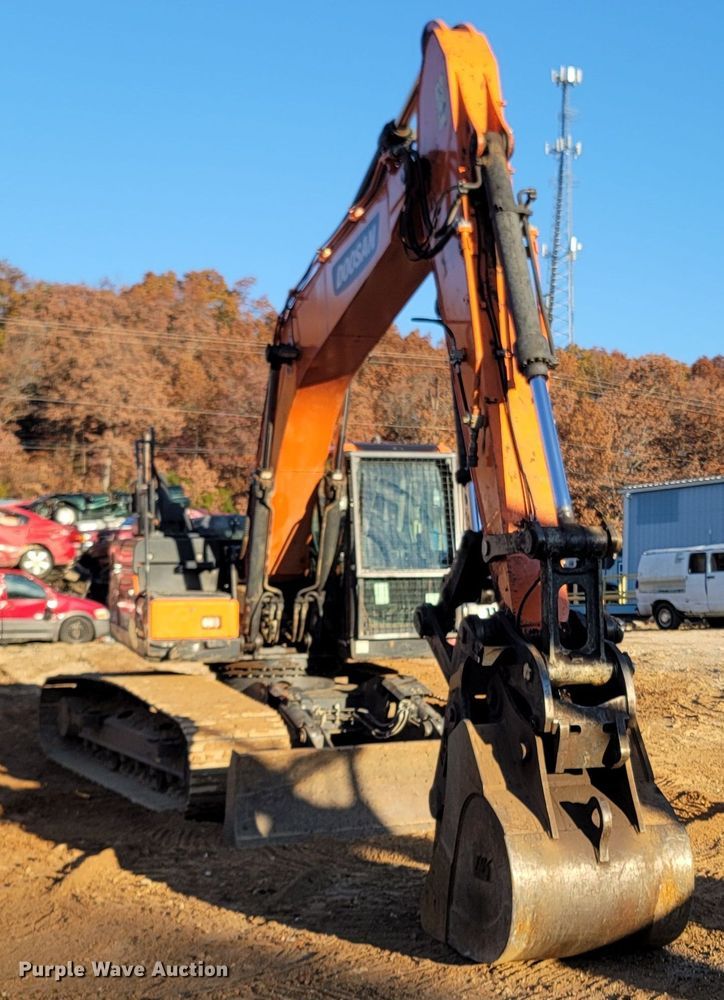 image for item LN9725 2019 Doosan DX225LC-5  excavator