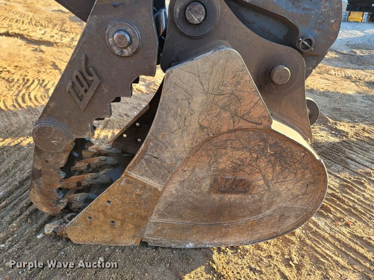 image for item LN9725 2019 Doosan DX225LC-5  excavator