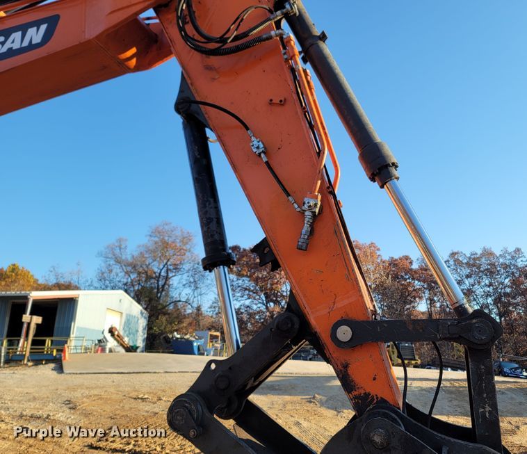 image for item LN9725 2019 Doosan DX225LC-5  excavator