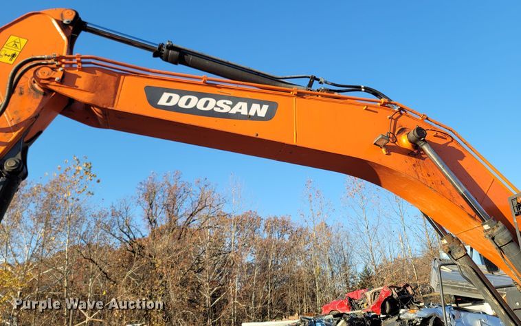 image for item LN9725 2019 Doosan DX225LC-5  excavator