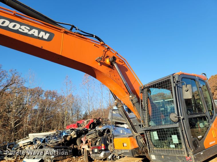 image for item LN9725 2019 Doosan DX225LC-5  excavator