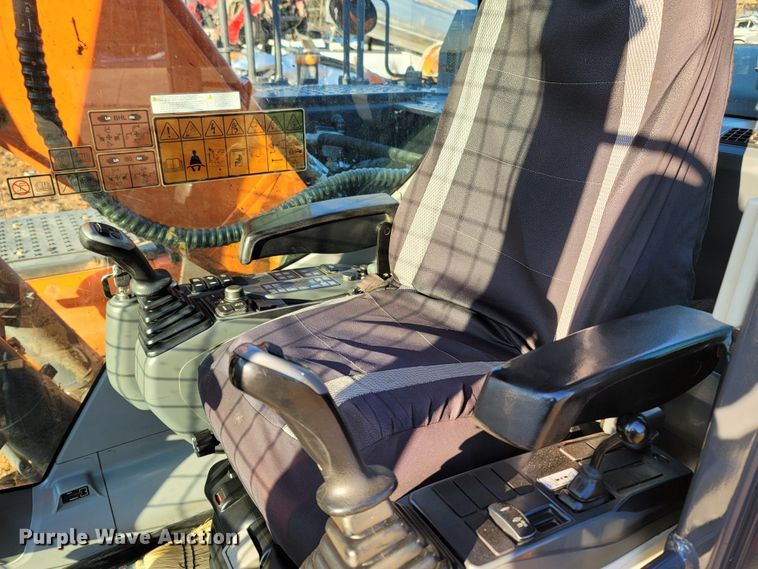 image for item LN9725 2019 Doosan DX225LC-5  excavator