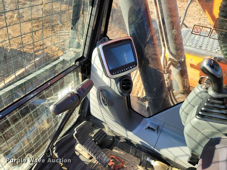 image for item LN9725 2019 Doosan DX225LC-5  excavator