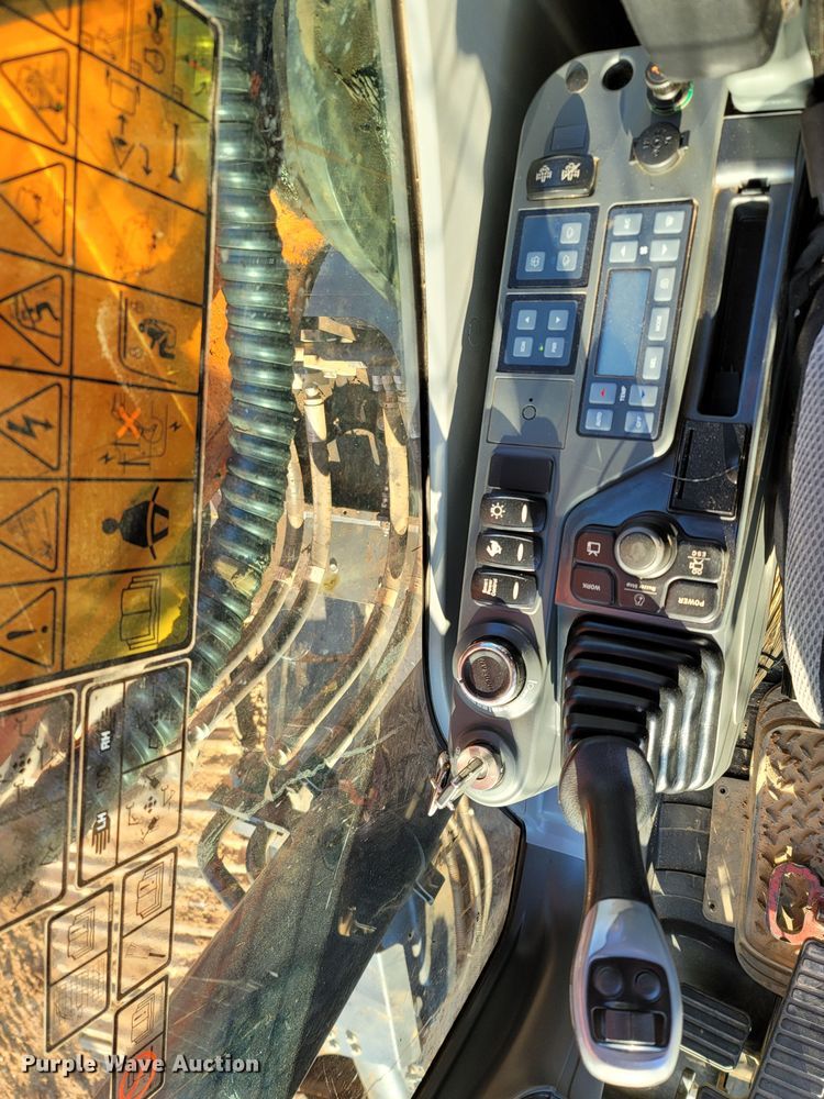 image for item LN9725 2019 Doosan DX225LC-5  excavator