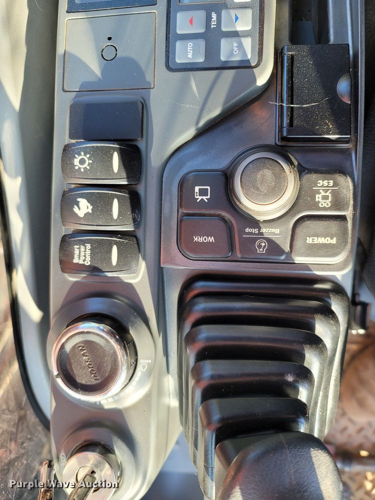 image for item LN9725 2019 Doosan DX225LC-5  excavator