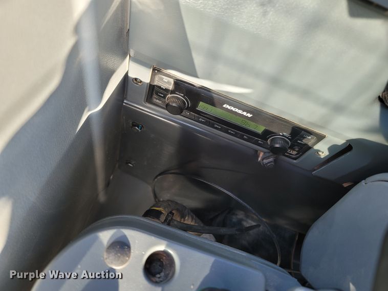 image for item LN9725 2019 Doosan DX225LC-5  excavator